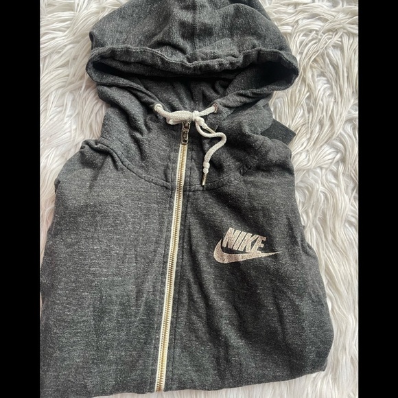 Nike sweater medium matching shorts listed - Picture 1 of 4